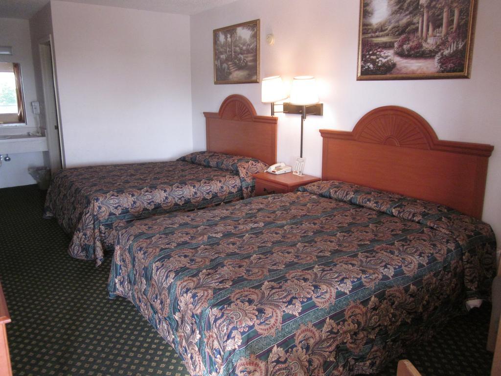 Westmont Inn - Lakeland Room photo